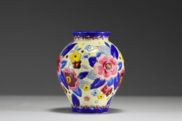 Charles CATTEAU (1880-1966) Boch Keramis - Glazed ceramic vase with floral decoration D2243, shape 1195, stamp under the piece.