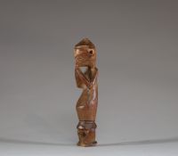 Afrique RDC - Statue figurative en bois sculpté Hungaan/Hungana, première moitié XXème.