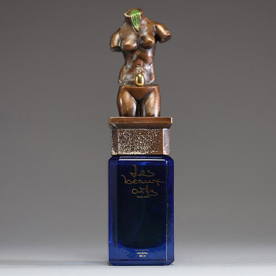 Flacon de parfum « Space Venus » Les Beaux Arts, surmonté d'une sculpture en bronze d'un torse féminin, 1996.