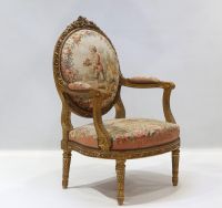 Important set of carved and gilded wood salon furniture, fine Aubusson tapestry including a sofa and a suite of four bergère armchairs, 19th century.