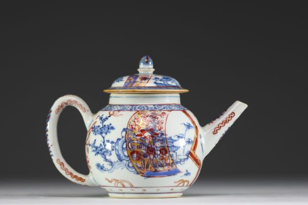 China - Polychrome porcelain teapot, Kangxi period.
