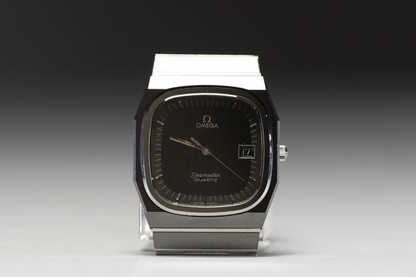 Omega - Seamaster Ceramic Black Tulip, men's watch, ceramic case and bracelet, Quartz movement, circa 1981.