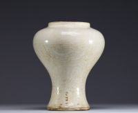 China - Meiping vase in white monochrome porcelain, mark at the base of the piece, Yuan dynasty.