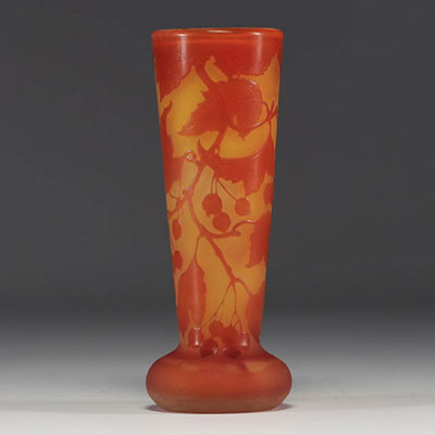Émile GALLÉ (1846-1904) Acid-etched multi-layered glass vase decorated with berries.