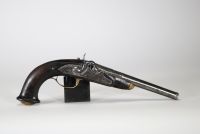 Paire de pistolets de duel, gravures décoratives, vers 1780-1800, en coffret.