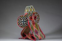 Afrique - Masque éléphant Bamileke « Tou Poum » en tissu et perles, Cameroun.
