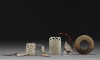 Chine - Ensemble de différents objets en Jade sculpté.