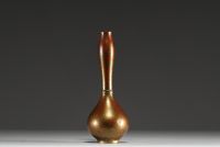 Japan - Bronze vase, Murashido technique with red and gold patina, Taishō period, 20th century, mark under the piece.