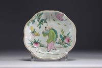 China - Lot of Famille Rose porcelain, 19th century, mark under the vase.