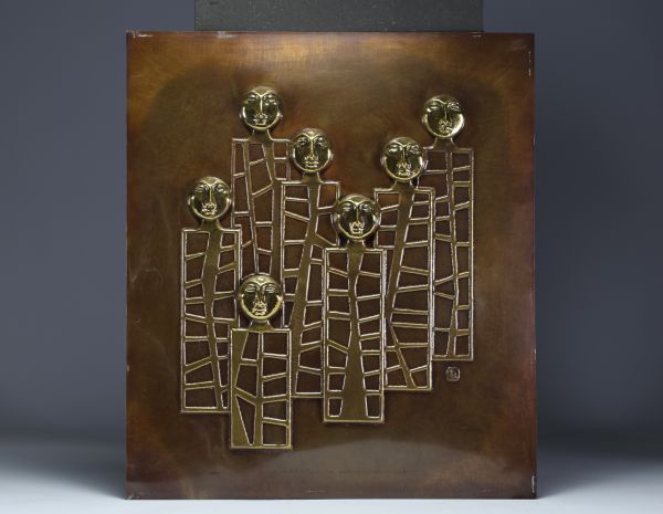 Roger DUTERME (1919-1997) Low relief in repoussé brass decorated with figures, artist's stamp, circa 1970.