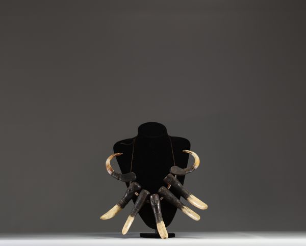 Indonésie - Collier Toraja 