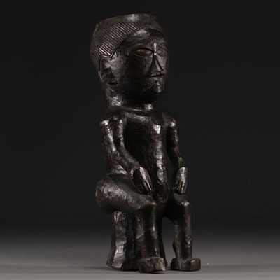 Large Kuba cup depicting a seated figure - Rep.Dem.Congo