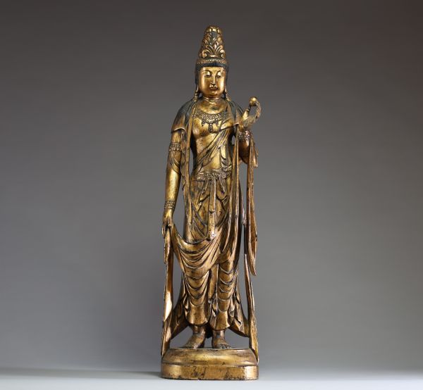 Chine - Grand Bouddha en bois sculpté et doré.