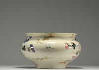 Henri BARNOIN - Grand cache pot en faïence de Longwy à décor d'oiseaux et de fleurs, XIXème.