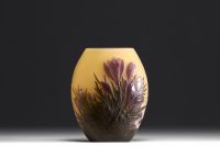 Émile GALLÉ (1846-1904) - Acid-etched multilayer glass vase with crocus decoration, signed.