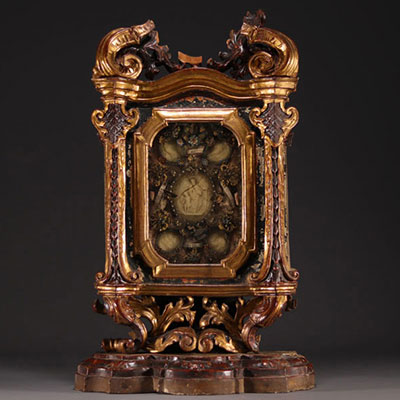 Imposing Louis XIV reliquary in carved and gilded wood, wax medallions. 17th-18th century.