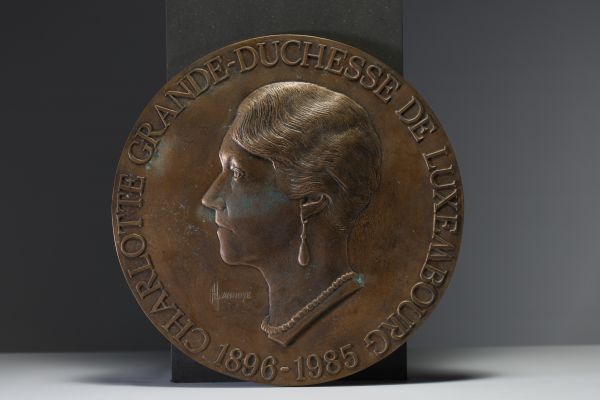 Henri (Hendrik) LANNOYE (1946-2006) ‘Profile of Grand Duchess Charlotte’ Bronze plaque.