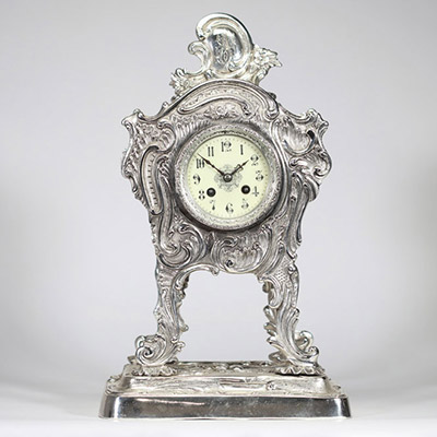 Pendule en bronze argenté de style Louis XV Fin du XIXe siècle Par Wiskemann