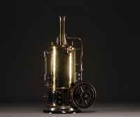 Machine à vapeur verticale à sifflet, vers 1900-1920.