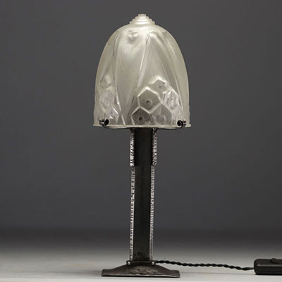 Muller Frères Lunéville - Lampe Art Déco, globe en verre à décor géométrique.
