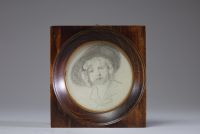 Paire de miniatures, portraits au crayon sur papier.