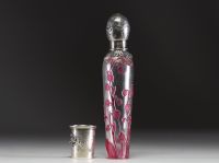 Val Saint Lambert - Rare multi-layered acid-etched glass bottle decorated with lily of the valley flowers, silver mounting, signature on the wheel under the piece.