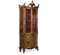 Élégante vitrine italienne en bois sculpté et doré, d'époque Napoléon III.