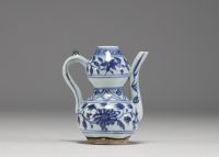 China - Small blue-white porcelain coffee pot, Ming dynasty.