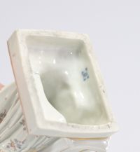 Young woman made in porcelain probably from the 18th century