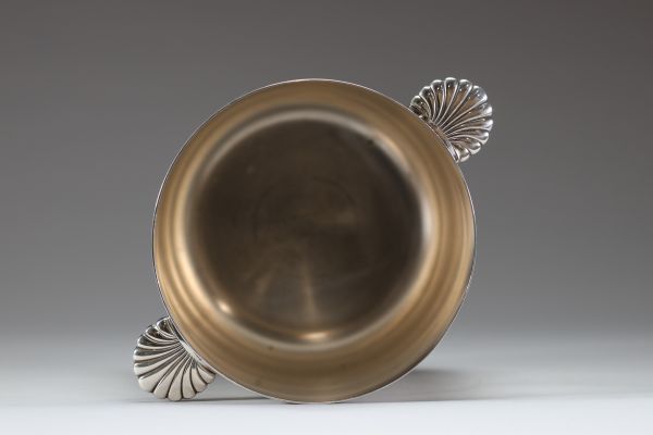 Christofle - Seau à Champagne en métal argenté, anses en formes de coquilles, XXème, poinçonné.