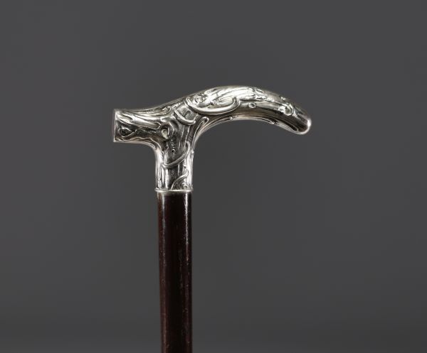 Canne Art Nouveau en argent massif à motif d'un serpent dans les  branches, poinçon 800.