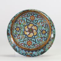 Brûle-parfum en bronze cloisonné à décor polychrome de rinceaux fleuris sur fond turquoise, Chine, dynastie Qing, XVIIIe siècle