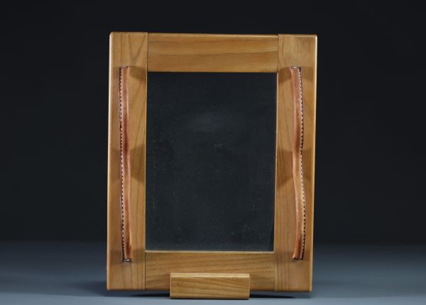 Jacques ADNET (1900-1984) attr. à - Cadre porte photo en bois et cuir, vers 1950.