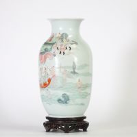 Vase balustre en porcelaine émaillée de la famille rose Chine, dynastie Qing,  fin XIXe siècle.