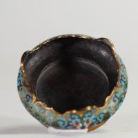 Brûle-parfum en bronze cloisonné à décor polychrome de rinceaux fleuris sur fond turquoise, Chine, dynastie Qing, XVIIIe siècle