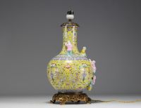 China - Famille rose porcelain lamp vase decorated with figures in relief, 19th-20th century