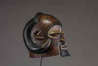 Afrique RDC - Masque Kete / Kuba en bois ancien sculpté, belle polychromie encore apparente, Congo RDC.
