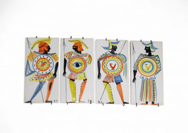 Roger CAPRON (1922-2006) Ensemble de quatre carrelages en céramique émaillée à décor de guerriers, signés RC pour Roger Capron, Vallauris.