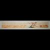 Hélène de Rudder (née Lemaire, active fin XIXe – début XXe siècle) Tapisserie brodée en fils de soie – Il était une bergère Vers 1900  Cette remarquable tapisserie brodée, longue et narrative, est un exemple rare du travail textile d’Hélène de Rudder, artiste belge dont la production témoigne d’une profonde sensibilité à la fois artistique et artisanale. Réalisée en fils de soie aux teintes douces