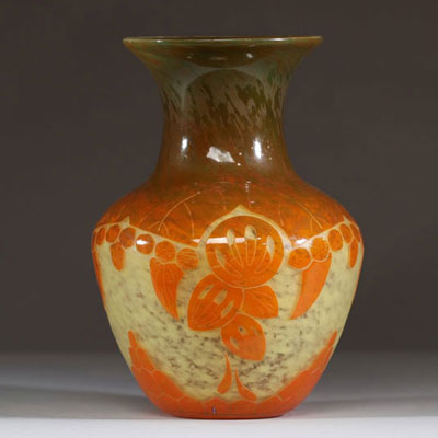 Charles SCHNEIDER (1881-1953) Le Verre Français - Vase aux 