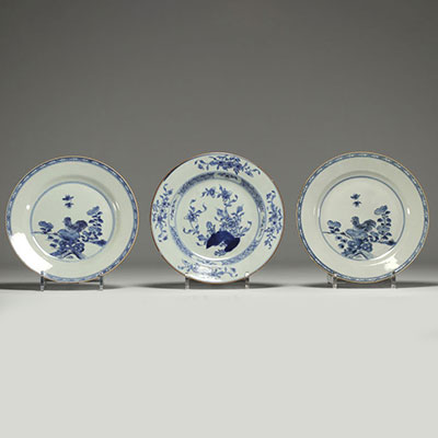 China - Set of three blue-white porcelain plates.