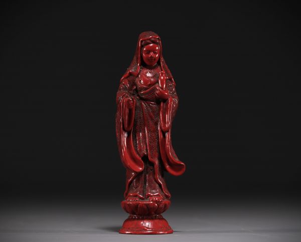 Chine -Guanyin en laque rouge de cinabre.