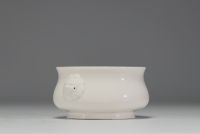 Chine - Bol en porcelaine blanche monochrome, marque sous la pièce, d'époque XIXème