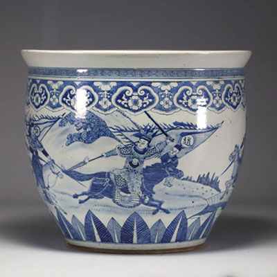 China - Imposing blue-white porcelain bowl with warrior design, 19th century.