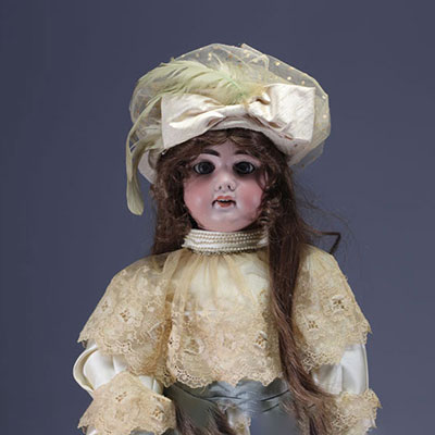 Armand MARSEILLE - Poupée tête en porcelaine n°11, vers 1890.