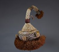 Afrique RDC - Masque éléphant «Mukyeem » Kuba, en bois, métal, perles, cauris et raphia, Congo RDC, 1ère moitié XXème.