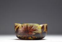 DAUM Nancy - Four-lobed bowl in acid-etched multi-layered glass decorated with dahlias, circa 1910.