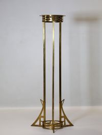 Gustave SERRURIER-BOVY (1858-1910) in the style of - Constructivist brass saddle, circa 1900.