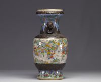 Chine - Vase en porcelaine de Nankin à décor scène de batailles, XIXe siècle.