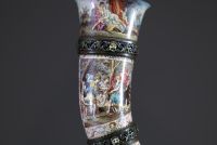 Hermann BÖHM (1850-1922) Rare and important enamel and silver horn decorated with antique scenes overhanging a Protome, Vienna, 19th century.